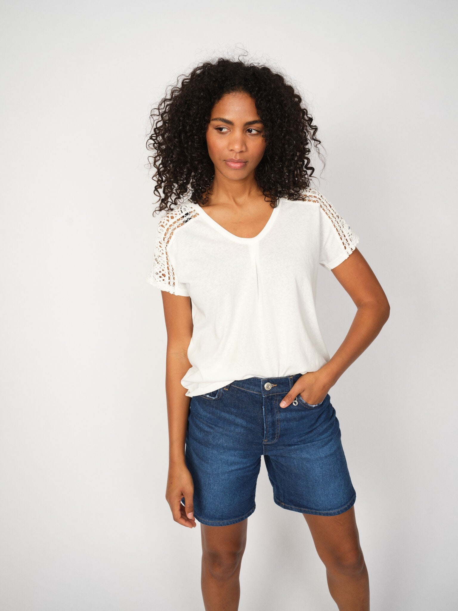 Mos Mosh Dayo V-neck Tee